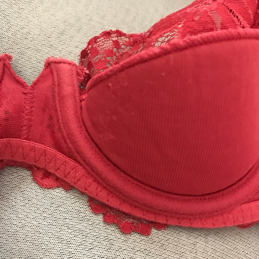 Vintage Victoria’s Secret Lace Bra - Picture 7 of 7